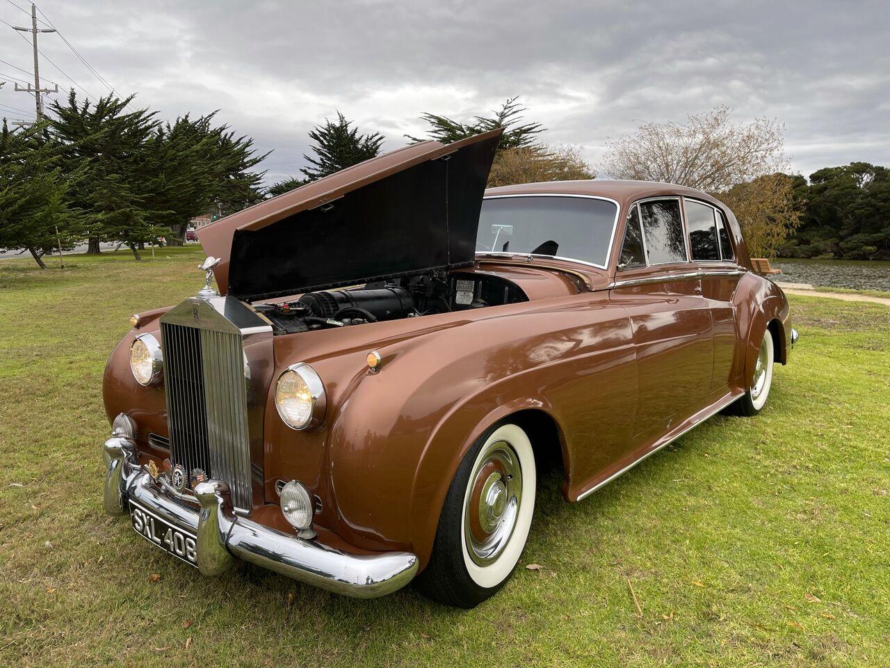 ROLLS-ROYCE: A verem 1:43 scale Rolls-Royce Silver Cloud in two-tone brown (Ref