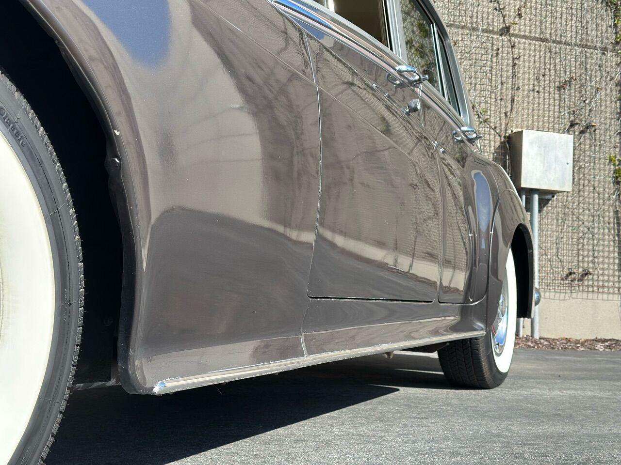 Roarington Metaland: Rolls Royce Silver Cloud I