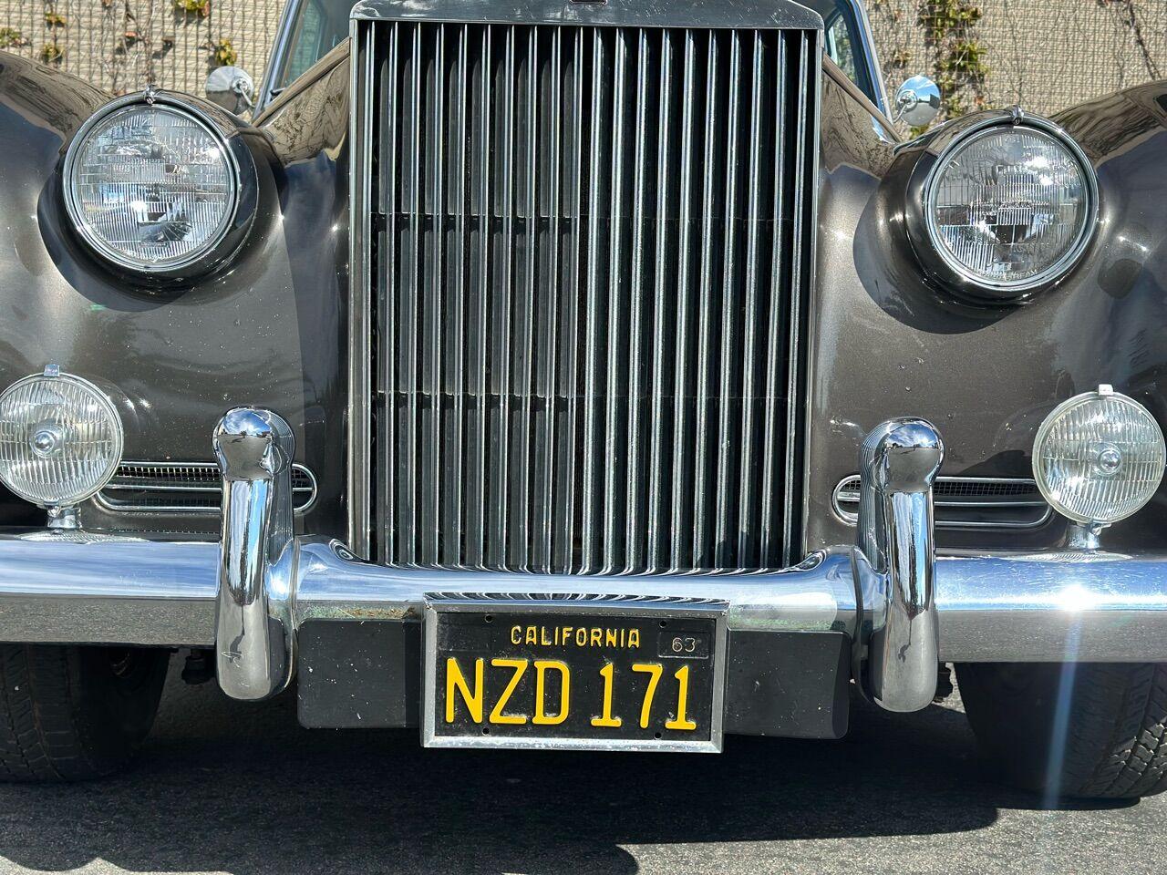 882131_8
