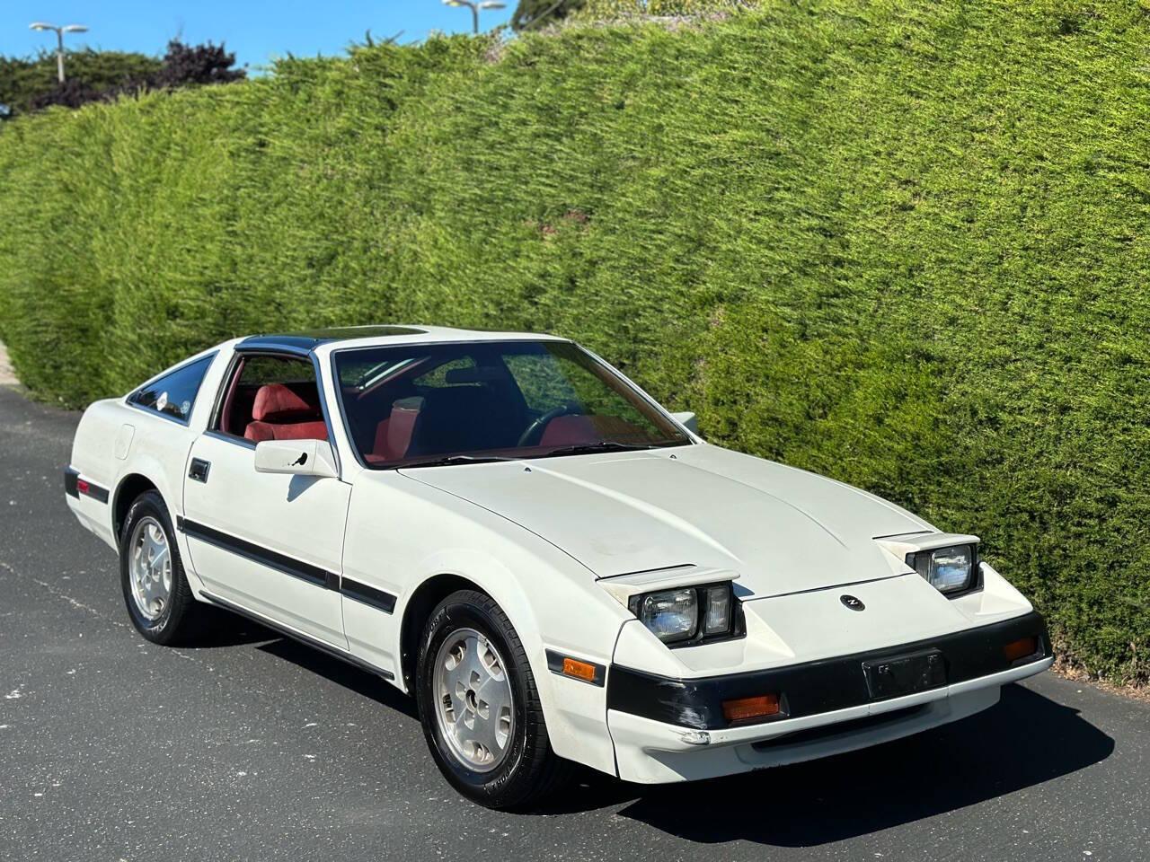しぃです 1985 Nissan 300ZX T-TOP / FIVE SPEED AT DODI AUTO SALES